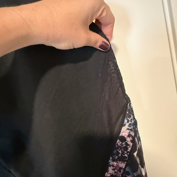 Fabletics Mid-Rise Mesh Powerhold® Legging Size: XXL / Tall | 30 - Picture 5 of 6